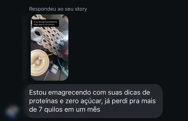Mensagem relatando perda de mais de 7 quilos em um mês